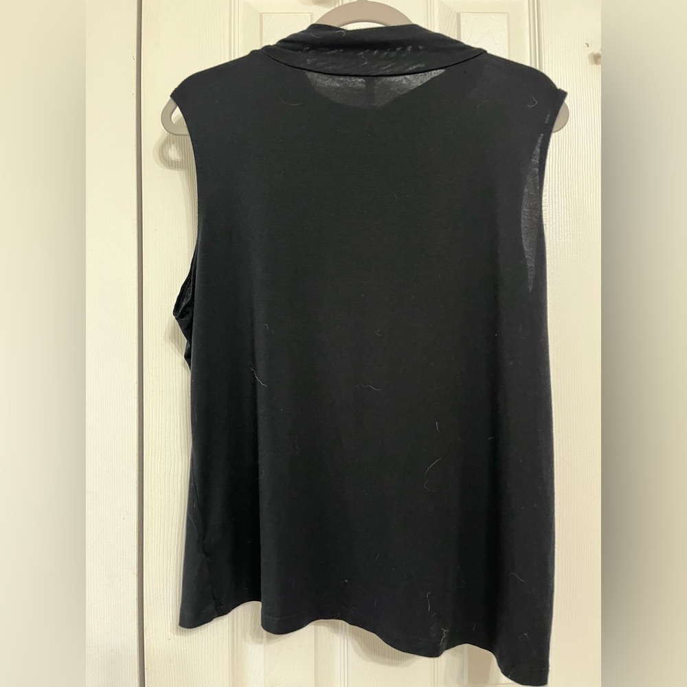 Leo & Nicole Black Sleeveless Mock Neck Tank - Picture 4 of 6
